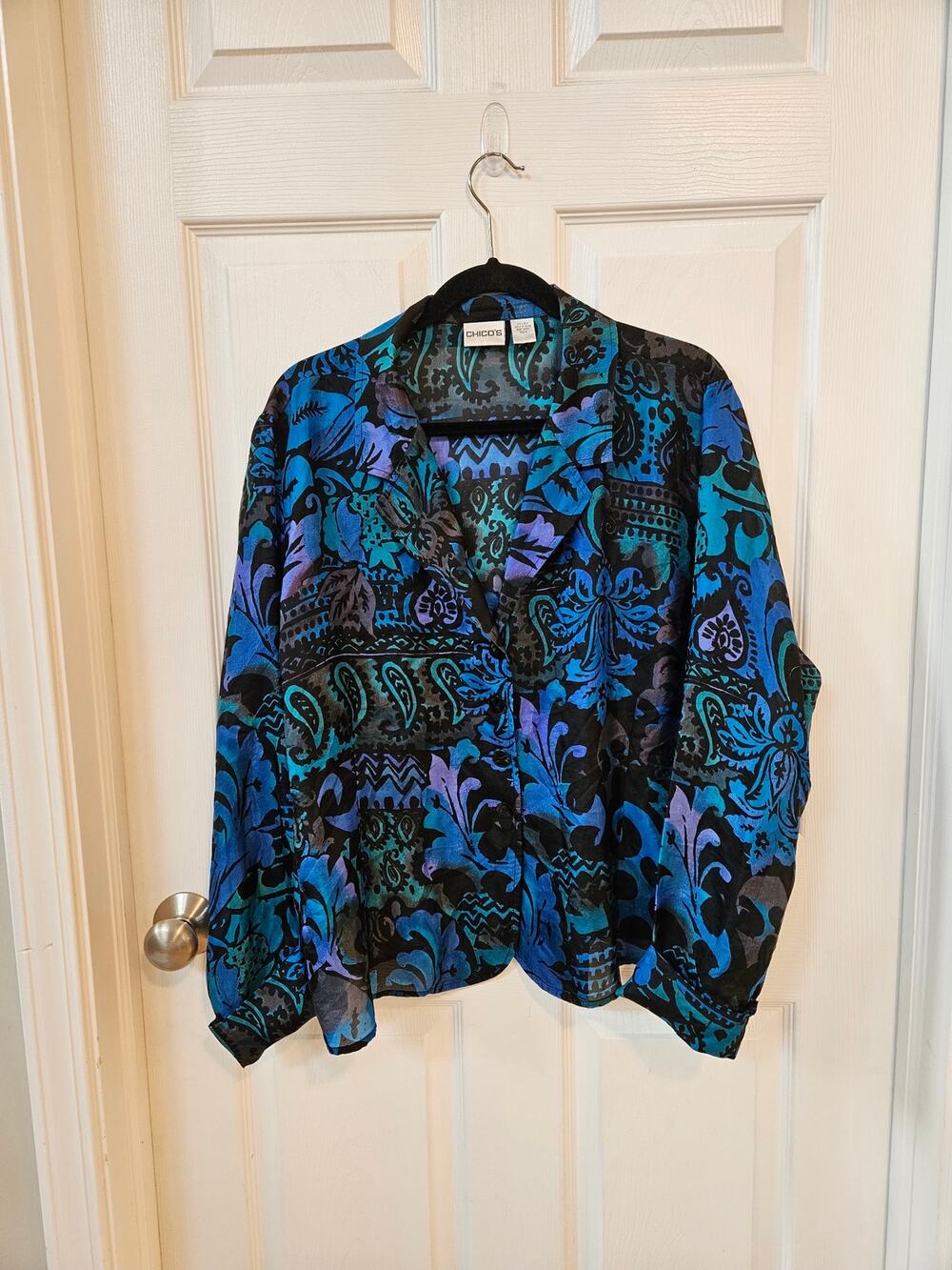 Chico’s Silk Blouse Size 3 Blue Teal Paisley Floral Button Front 100% Silk